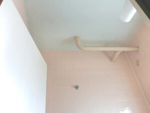 お風呂場の天井を塗装