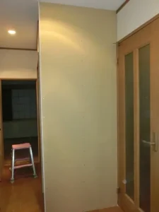 根太に石膏ボードを張った様子
