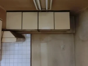 撤去前の吊り戸棚の状態