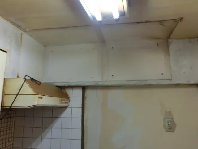 吊り戸棚を撤去した状態