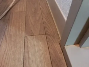 「CFの剥がれ」を補修した様子